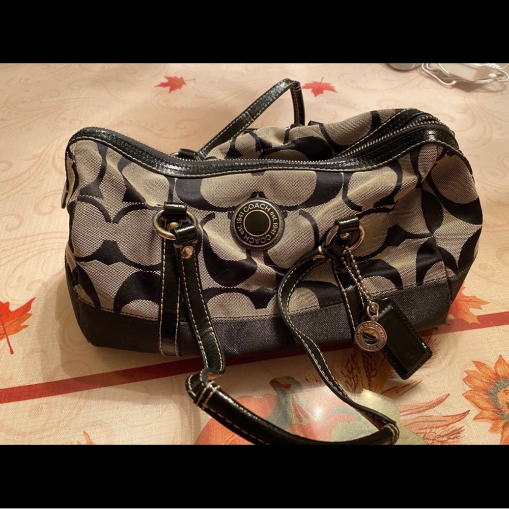 Coach Black and Cream Shoulder Bag